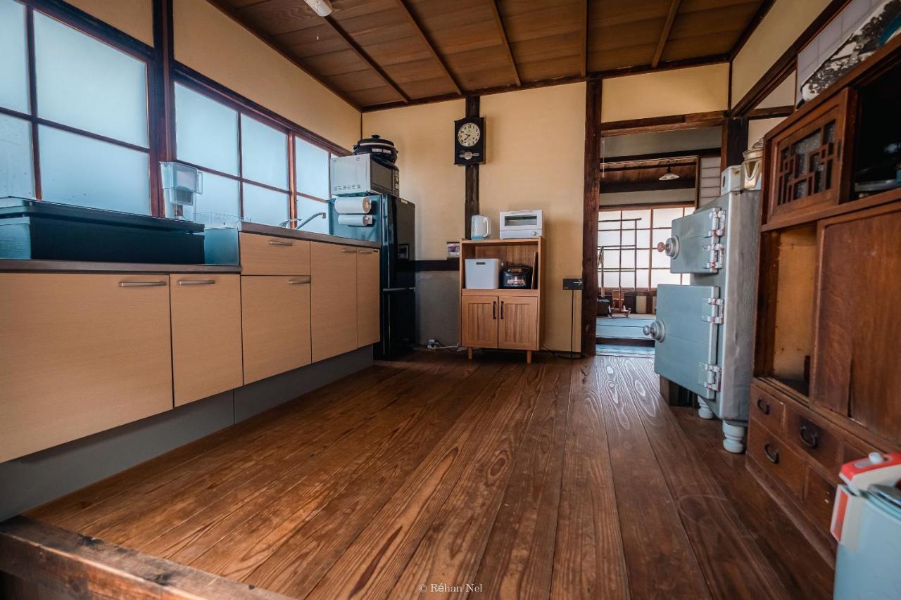 Japan'S Oldest Remaining Company Housing Villa Asago Bagian luar foto