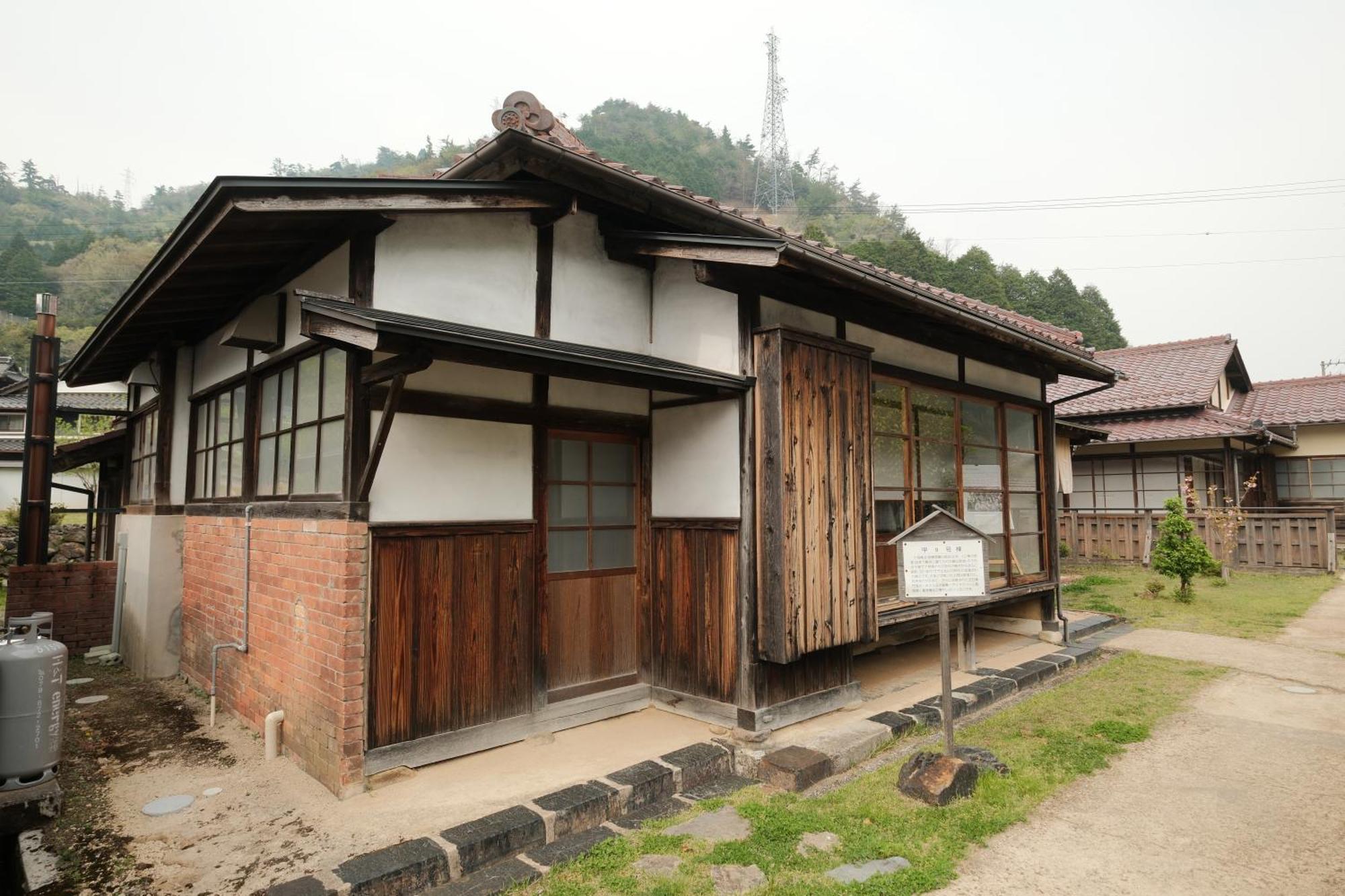 Japan'S Oldest Remaining Company Housing Villa Asago Bagian luar foto